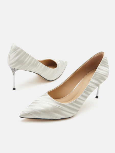 もあ　HEART MOTIF POINTED TOE PUMPS Alaïa 'Heart' pumps | Women's Shoes | Vitkac