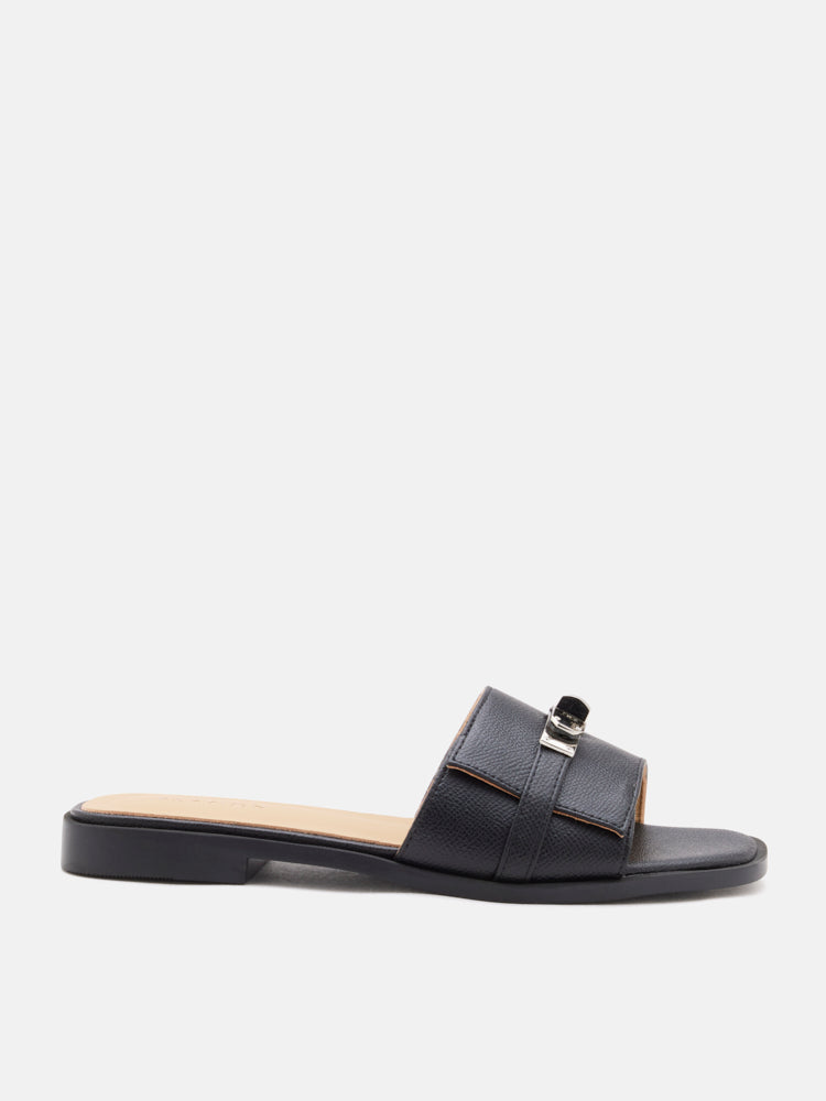 Lexley.O Twist Lock Accent Slide Sandals