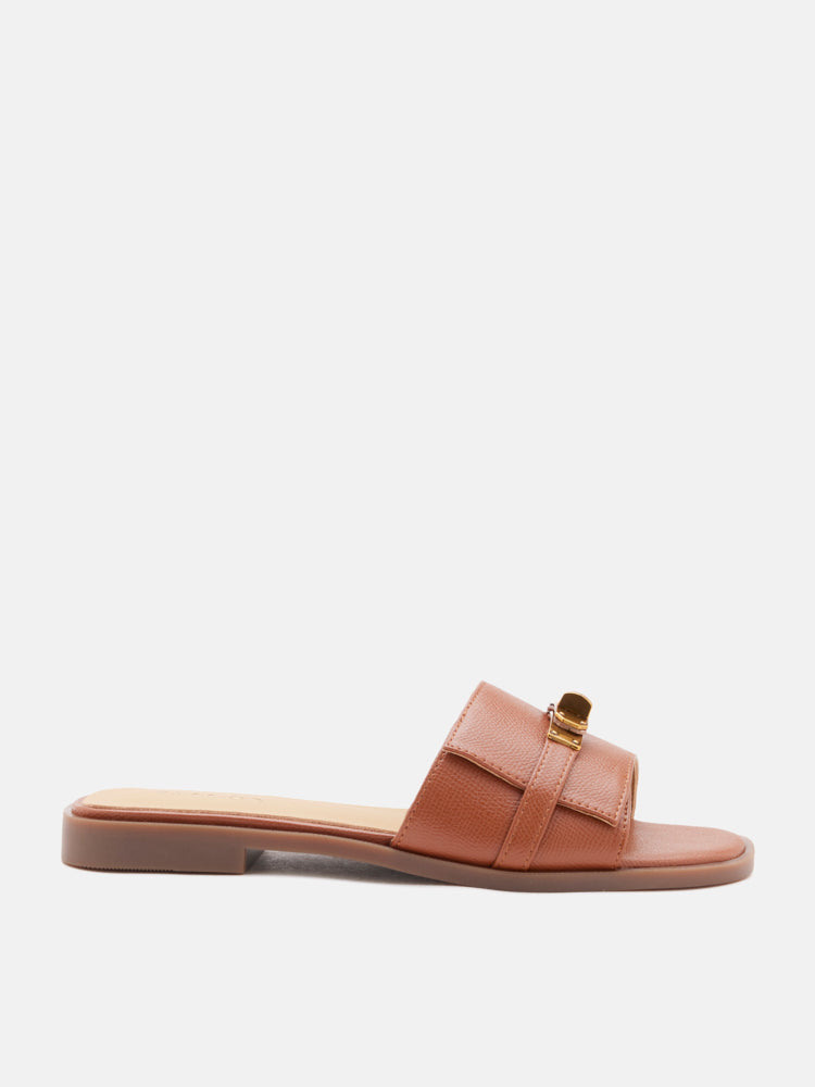 Lexley.O Twist Lock Accent Slide Sandals